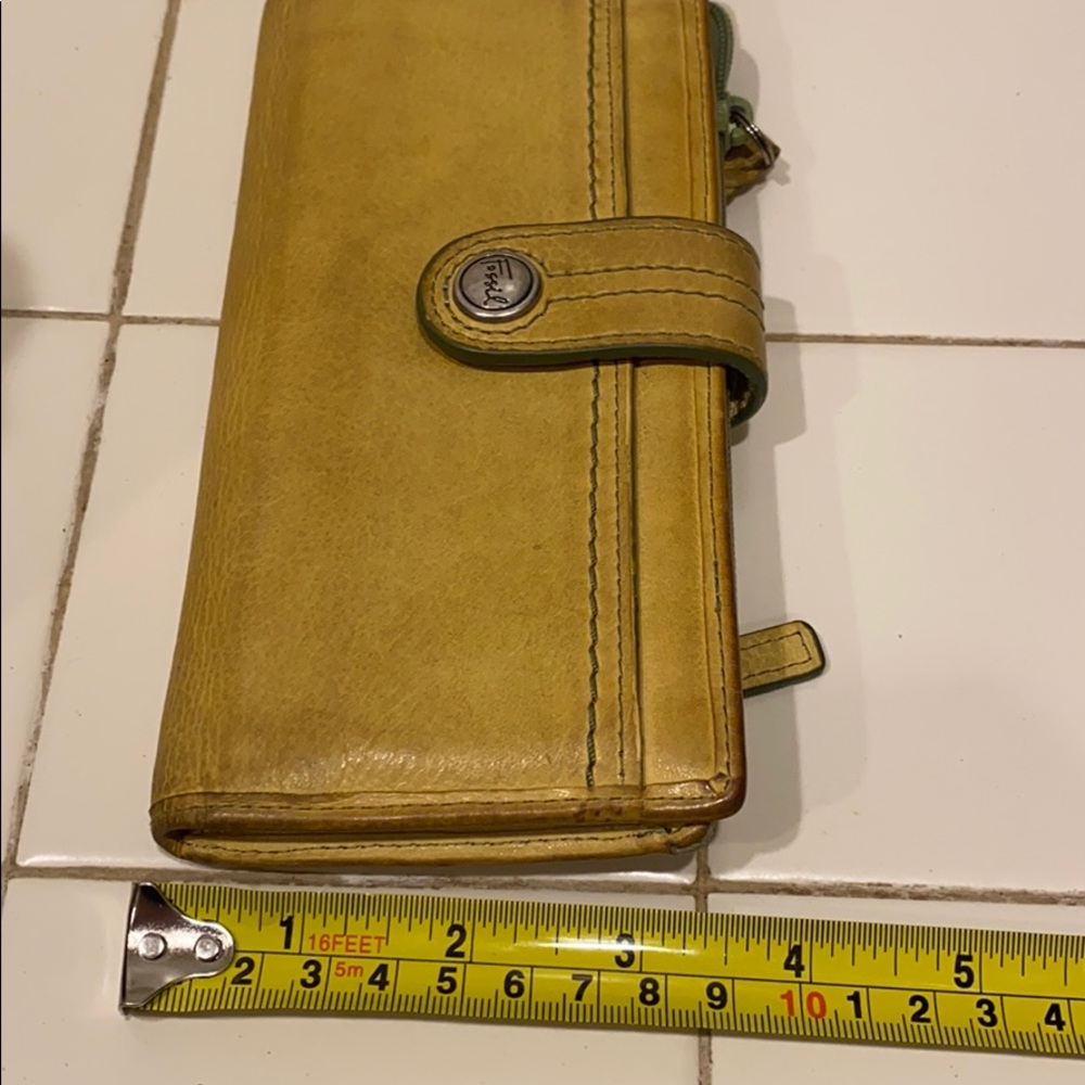 Fossil Wallet In Pre-Owned Condition - image 2